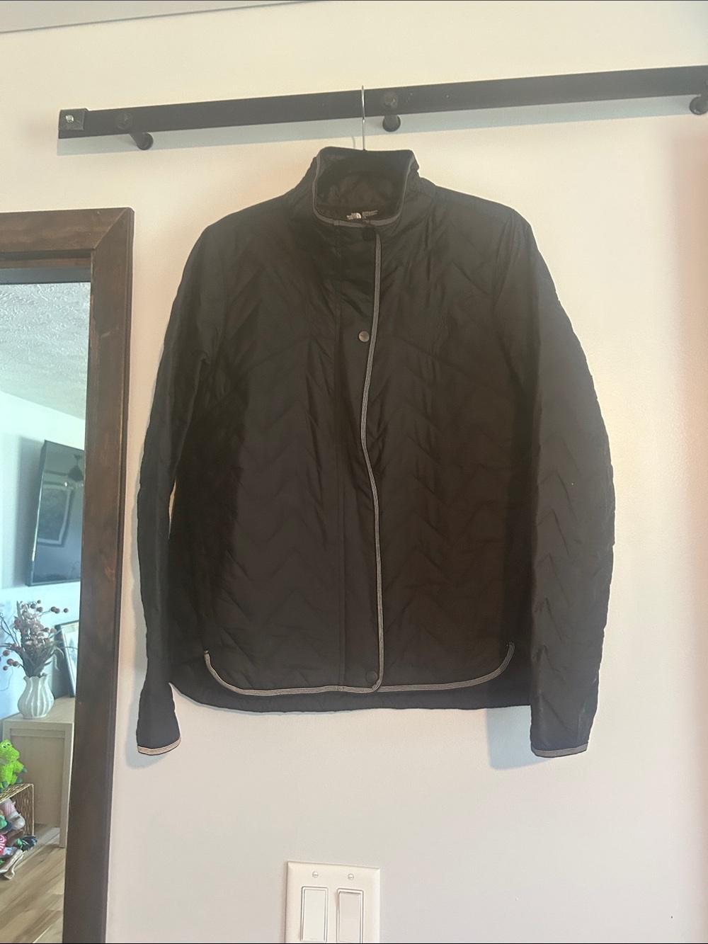 North Face Women’s Quilted Jacket - Black